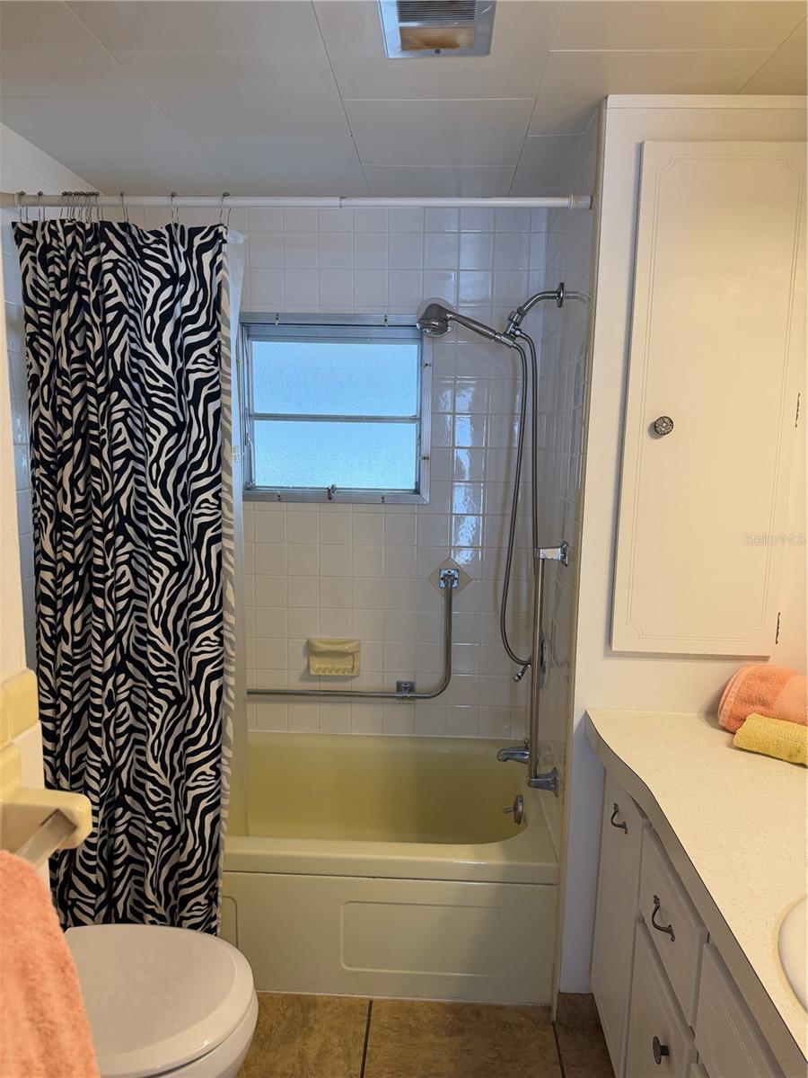 Image 23 of 32 For 1040 Main Street 91