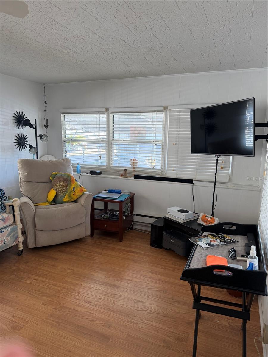 Image 5 of 32 For 1040 Main Street 91