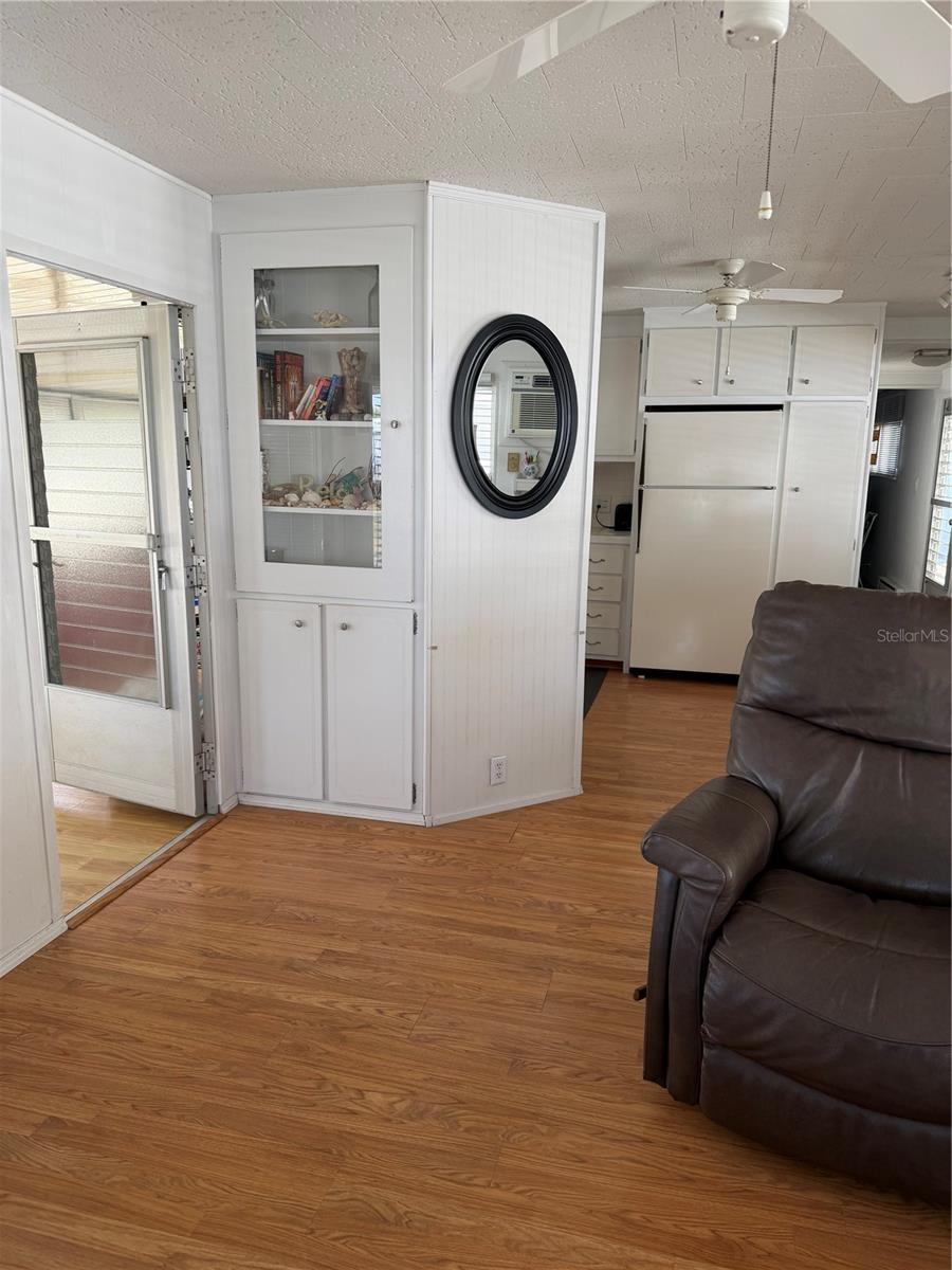 Image 9 of 32 For 1040 Main Street 91