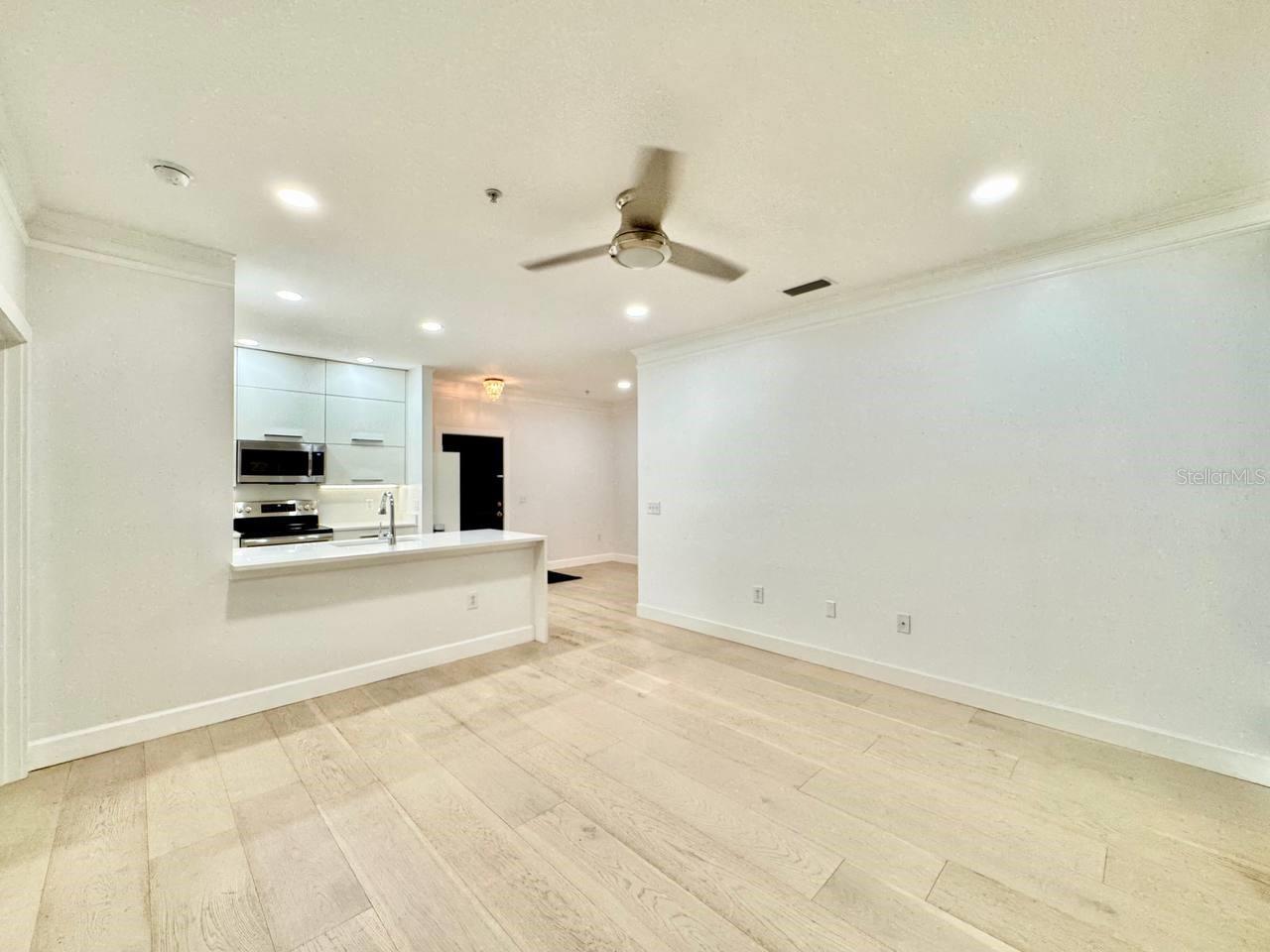 Image 12 of 33 For 4207 Dale Mabry Highway 5110