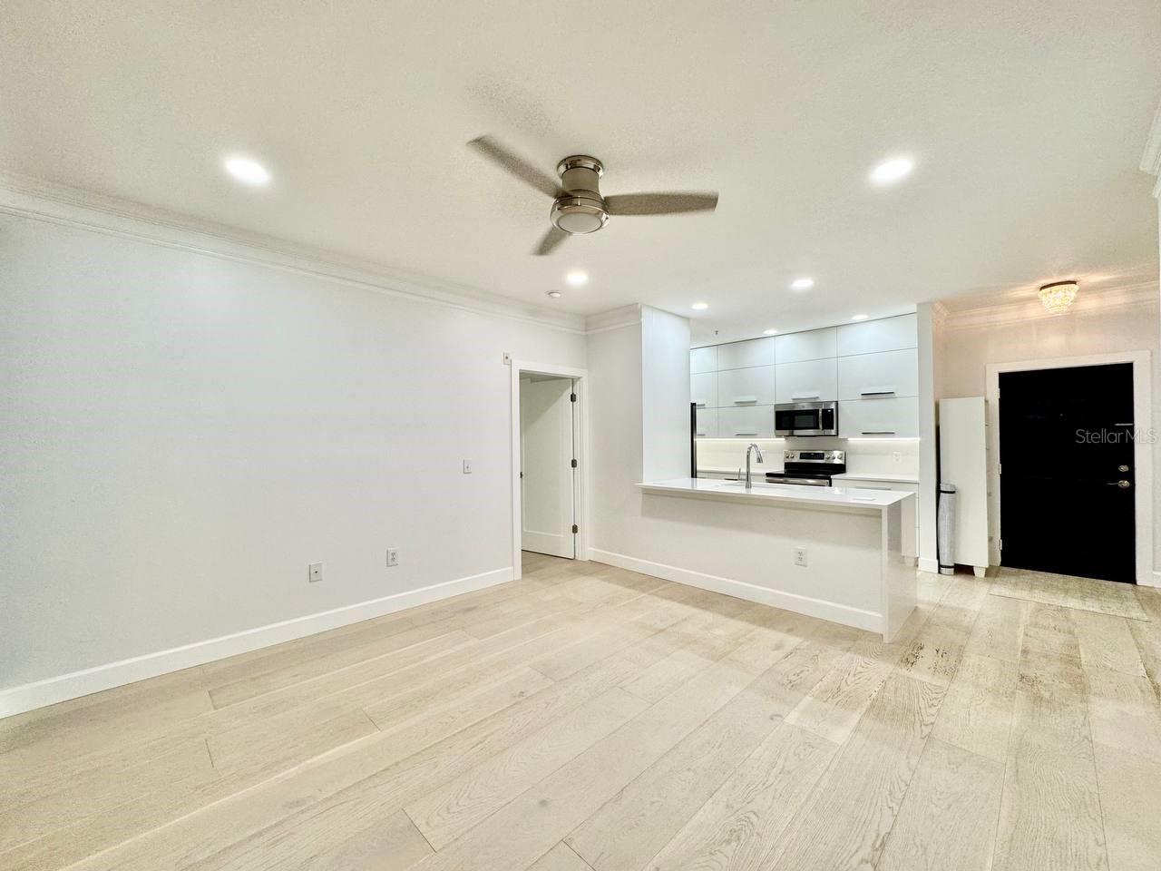 Image 13 of 33 For 4207 Dale Mabry Highway 5110