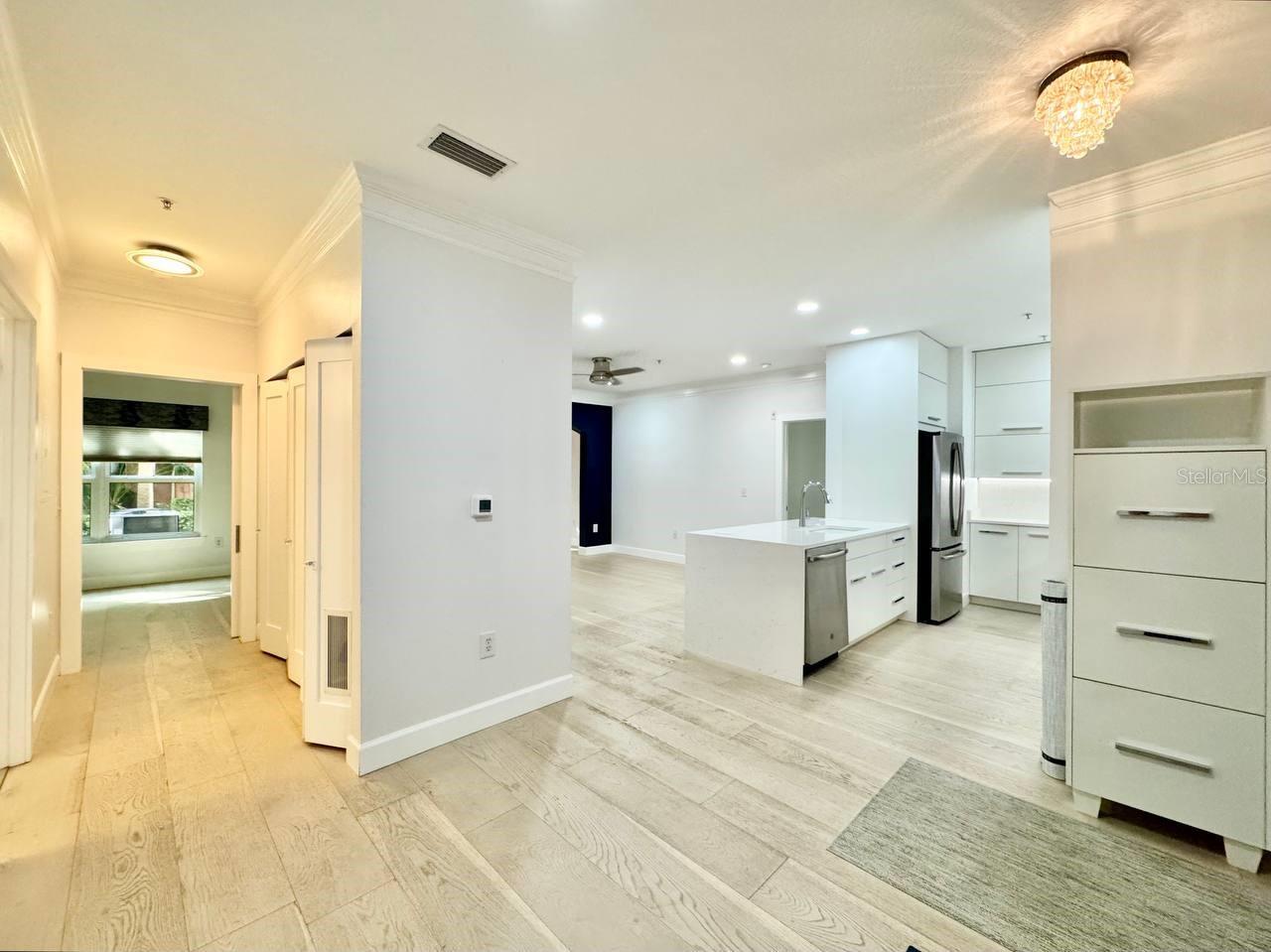 Image 4 of 33 For 4207 Dale Mabry Highway 5110