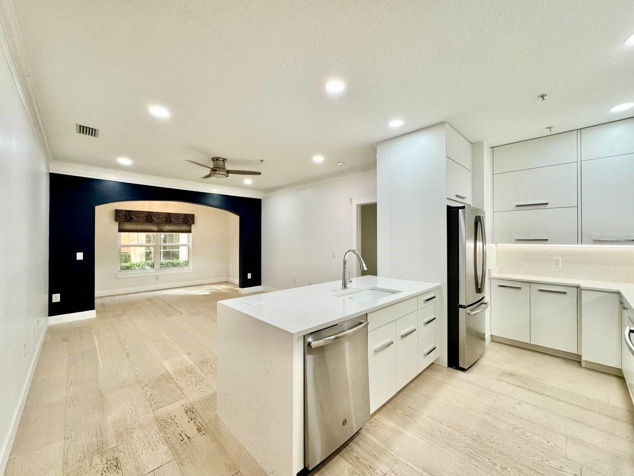 Image 5 of 33 For 4207 Dale Mabry Highway 5110