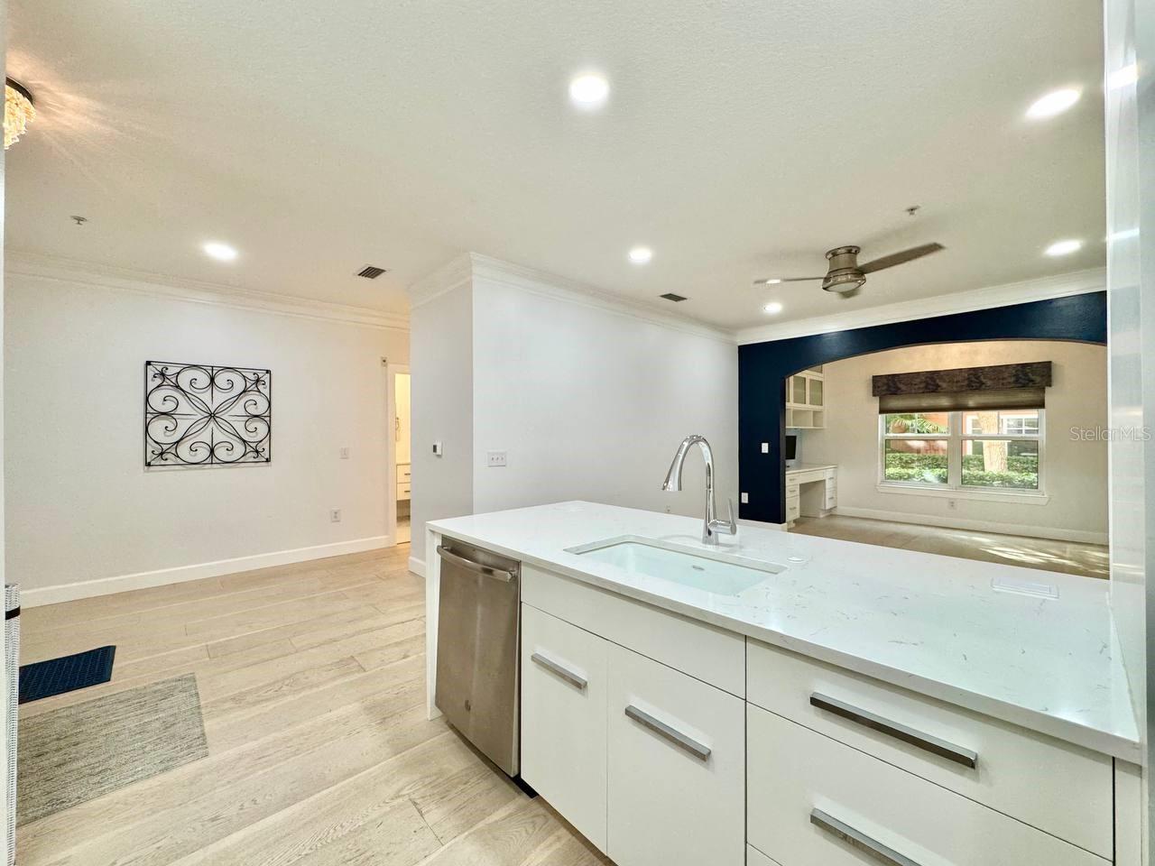 Image 9 of 33 For 4207 Dale Mabry Highway 5110