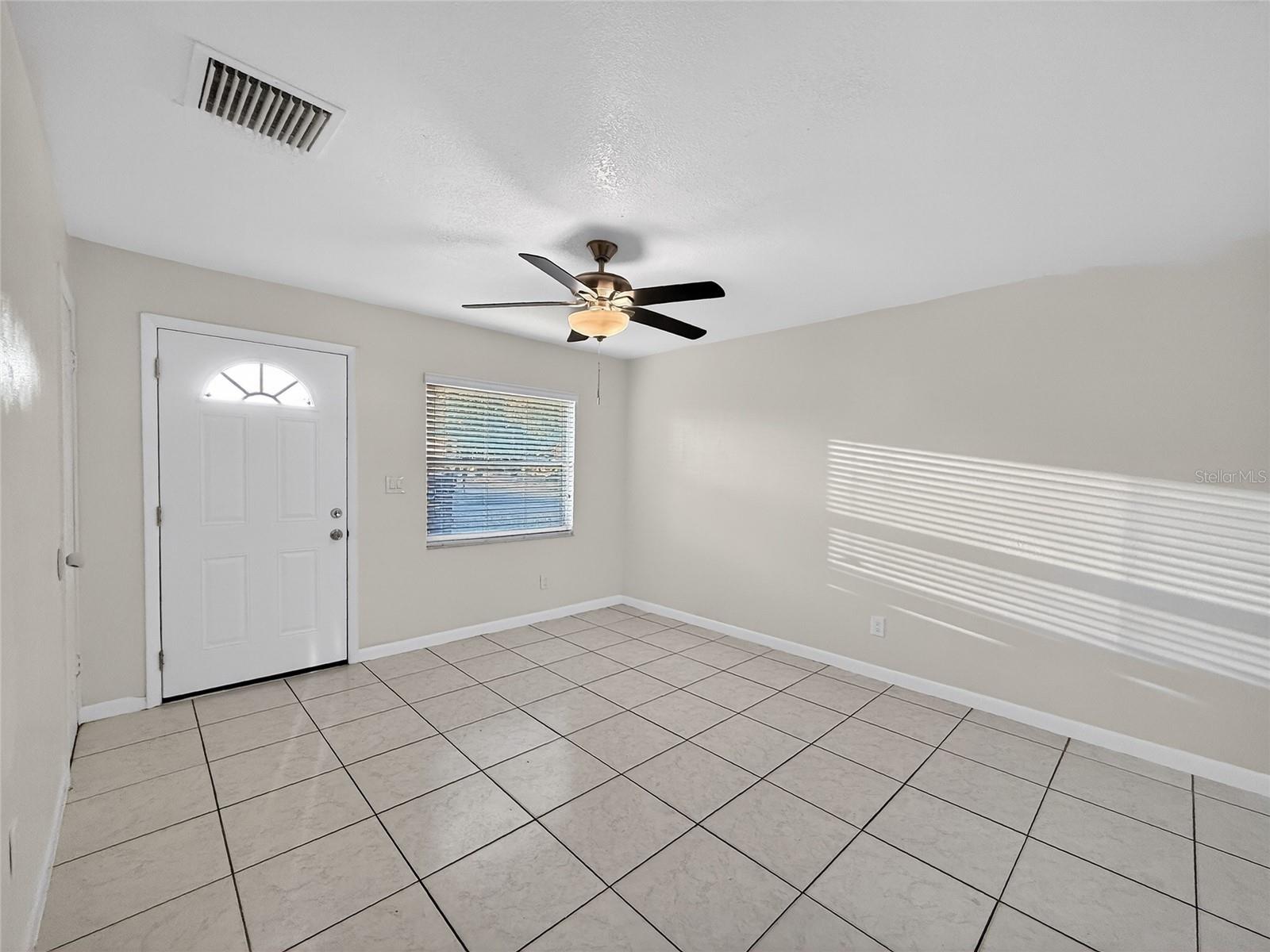 Image 3 of 17 For 2612 Arch Street A