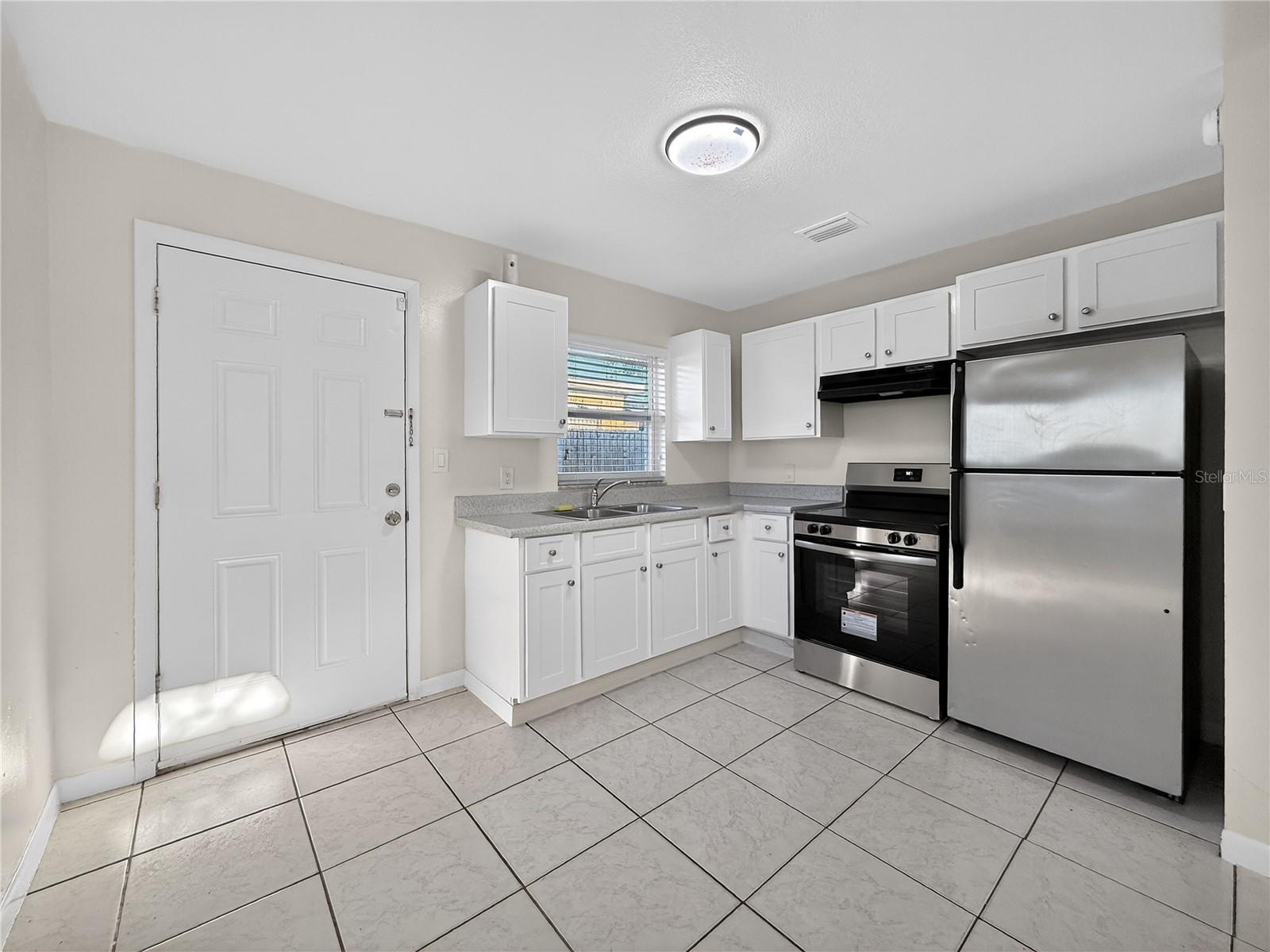 Image 7 of 17 For 2612 Arch Street A