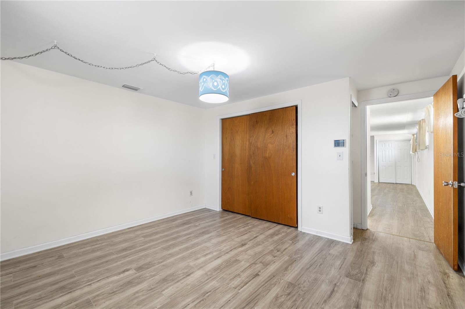 Image 14 of 19 For 5589 46th Avenue N