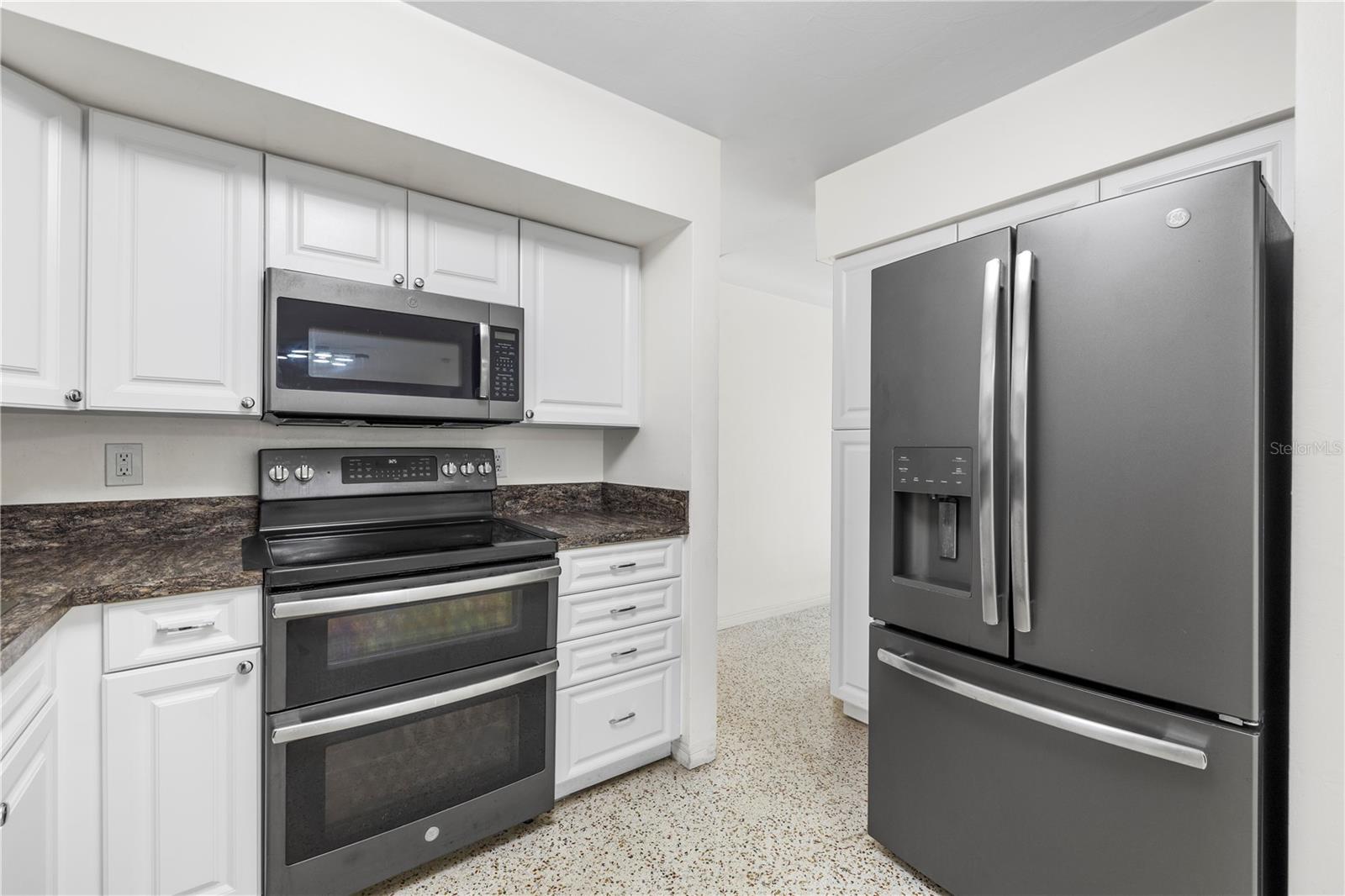 Image 5 of 19 For 5589 46th Avenue N