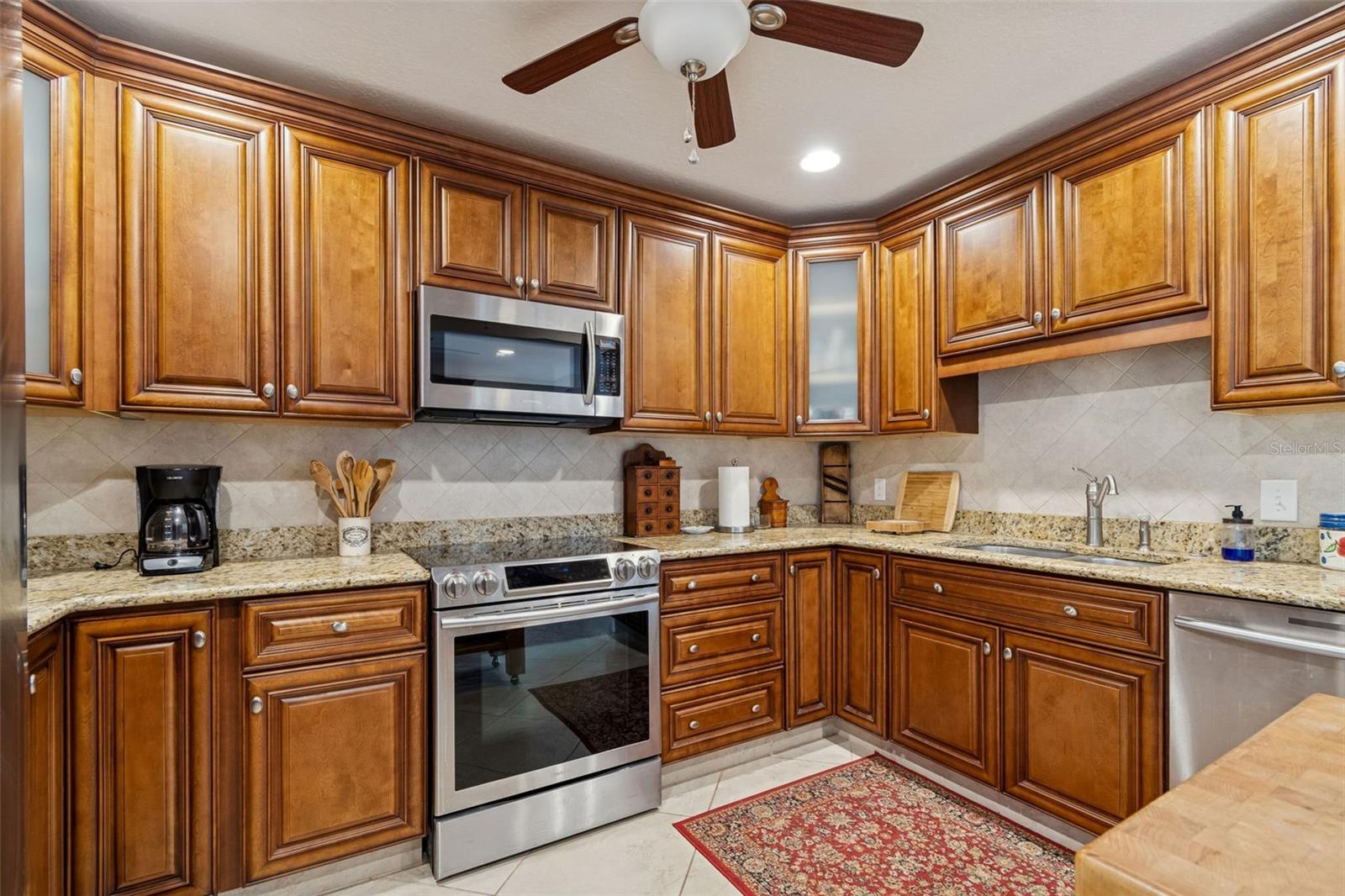 Image 17 of 81 For 2268 Indian Avenue N