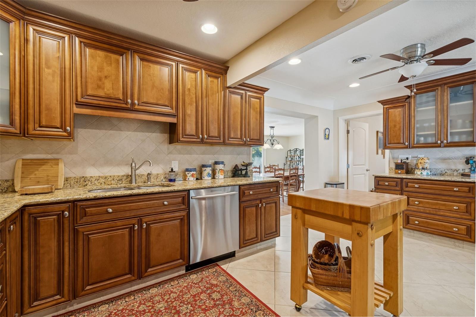 Image 18 of 81 For 2268 Indian Avenue N