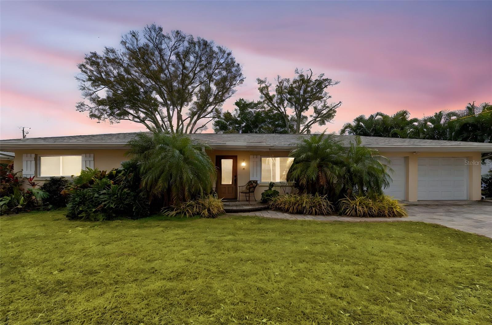 Image 2 of 81 For 2268 Indian Avenue N