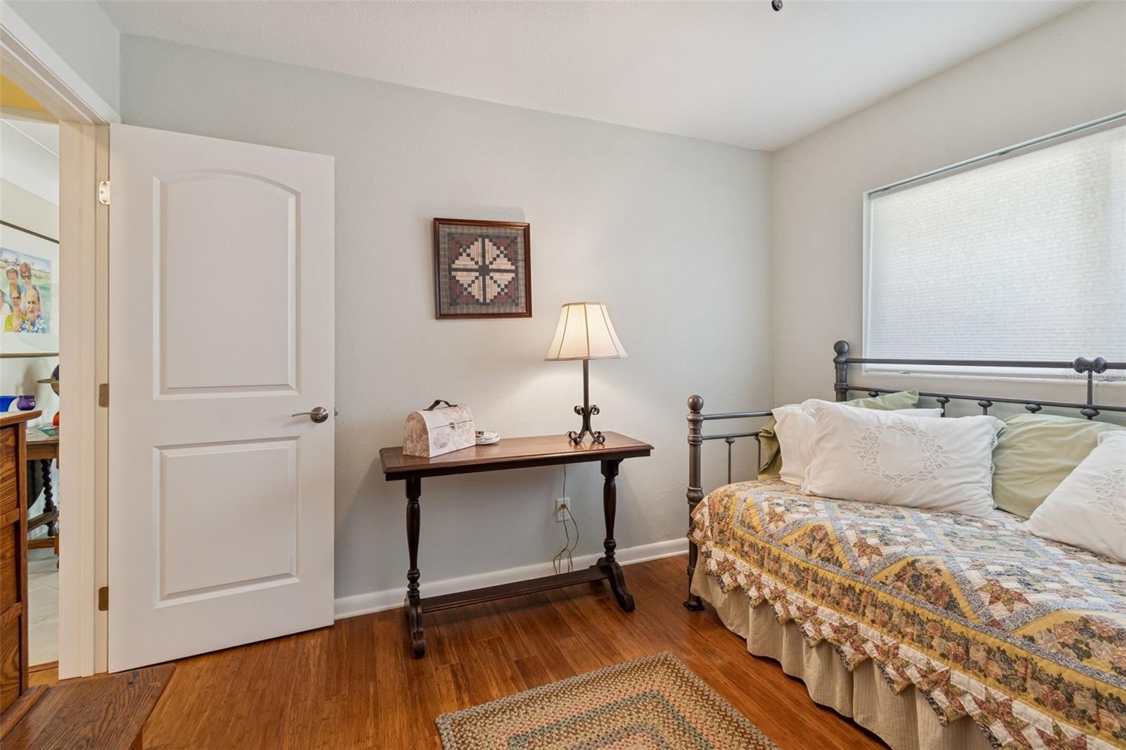 Image 27 of 81 For 2268 Indian Avenue N