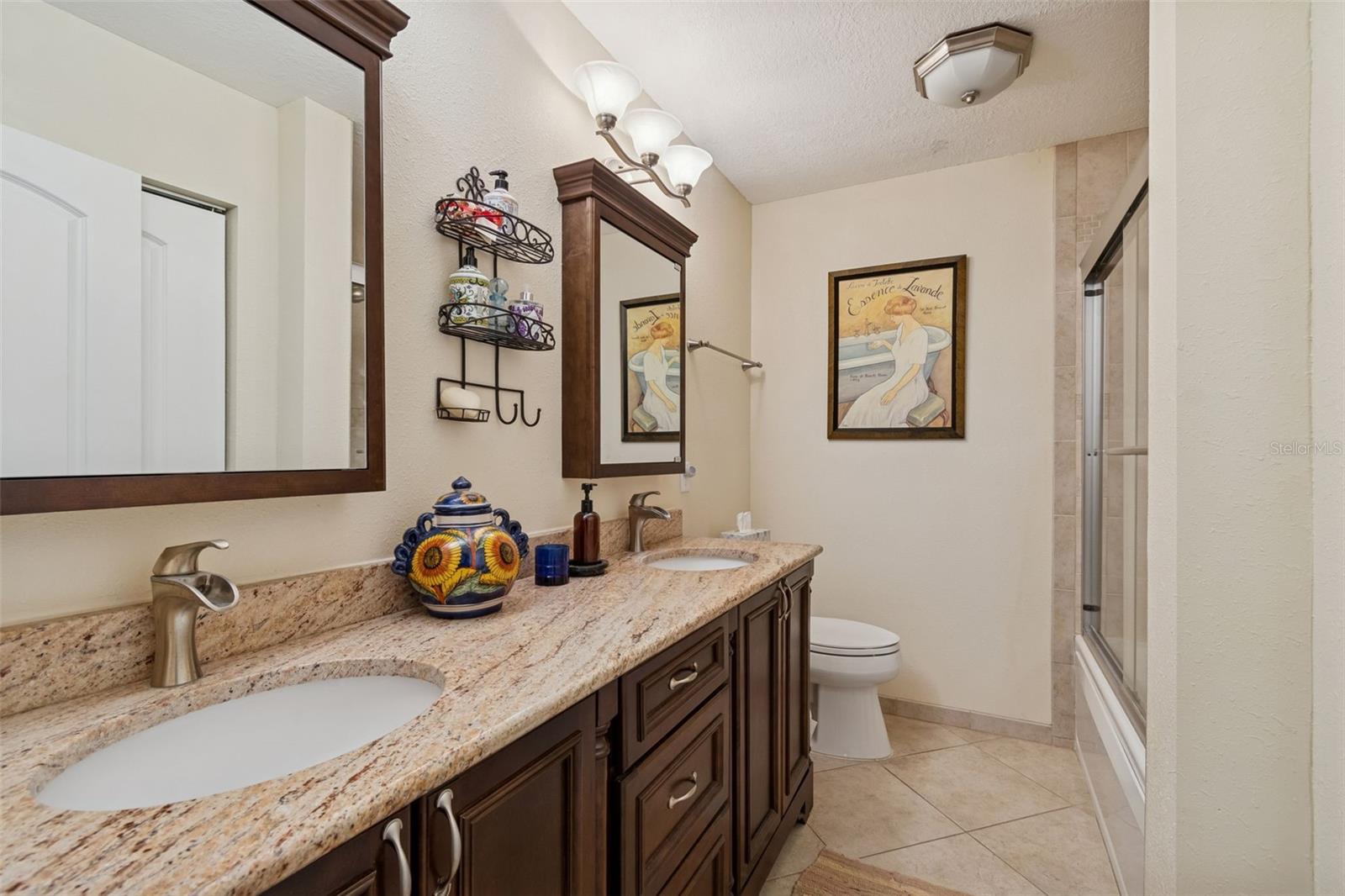 Image 29 of 81 For 2268 Indian Avenue N