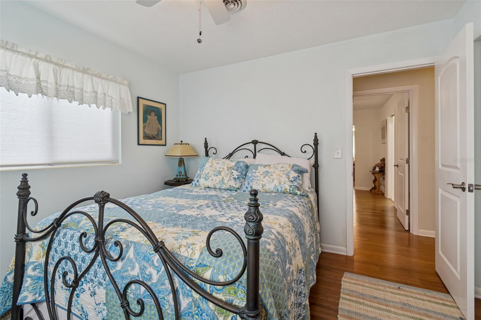 Image 33 of 81 For 2268 Indian Avenue N