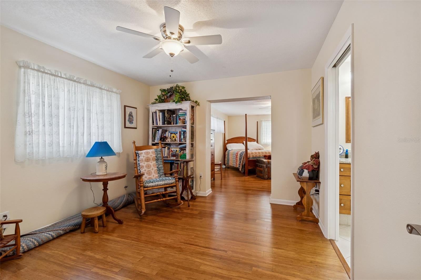 Image 35 of 81 For 2268 Indian Avenue N