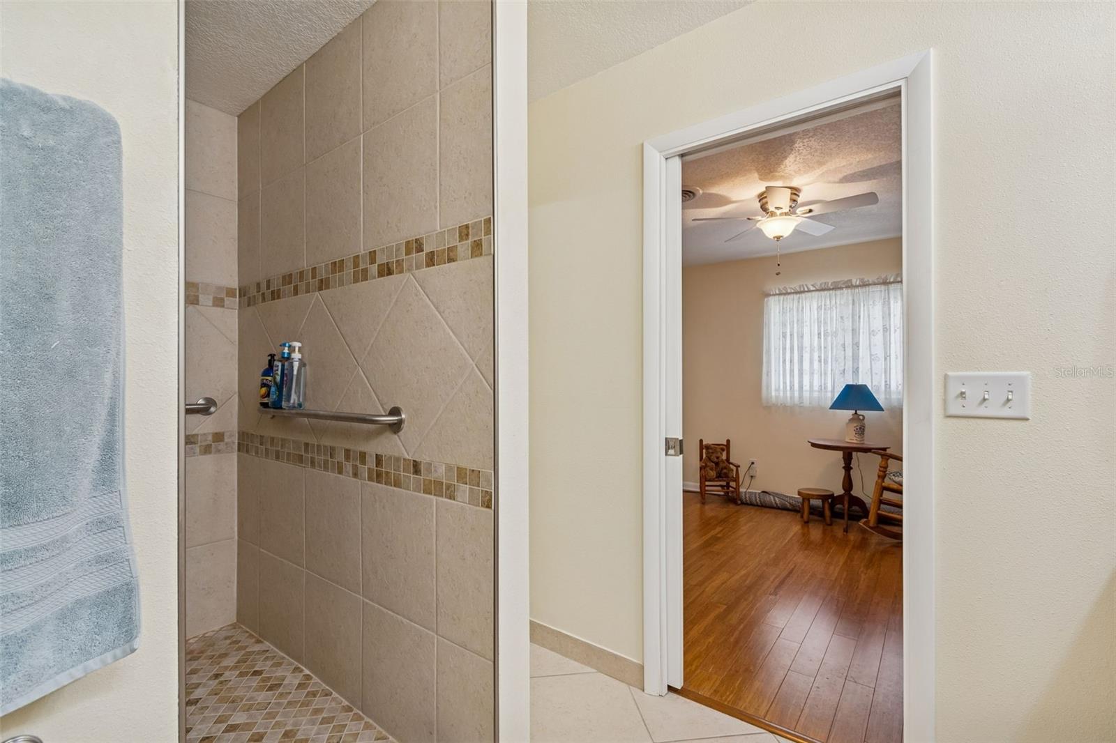 Image 41 of 81 For 2268 Indian Avenue N