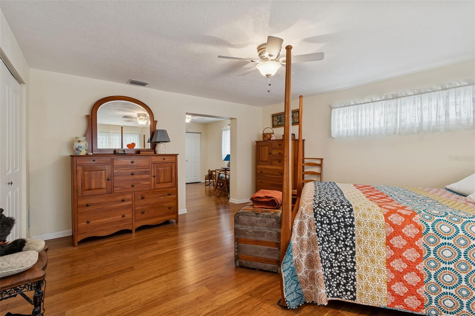 Image 46 of 81 For 2268 Indian Avenue N