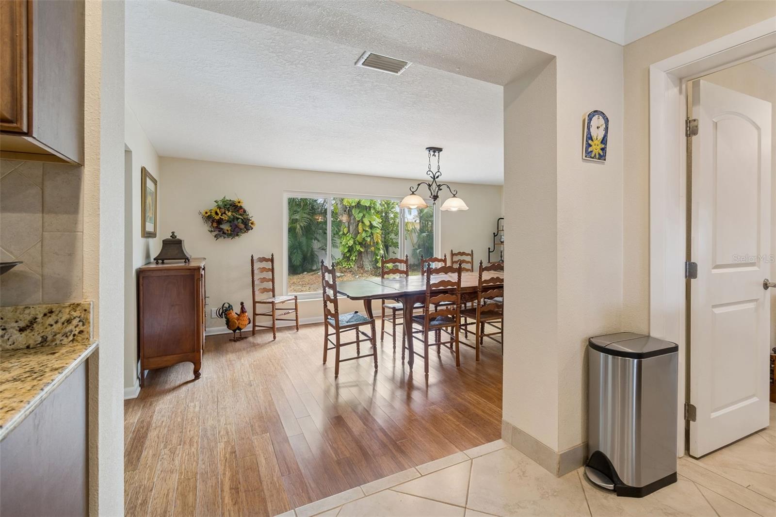 Image 48 of 81 For 2268 Indian Avenue N