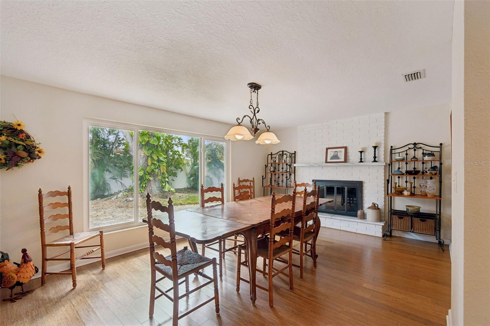 Image 49 of 81 For 2268 Indian Avenue N