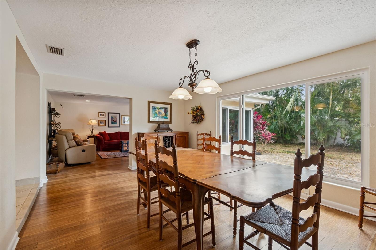 Image 50 of 81 For 2268 Indian Avenue N