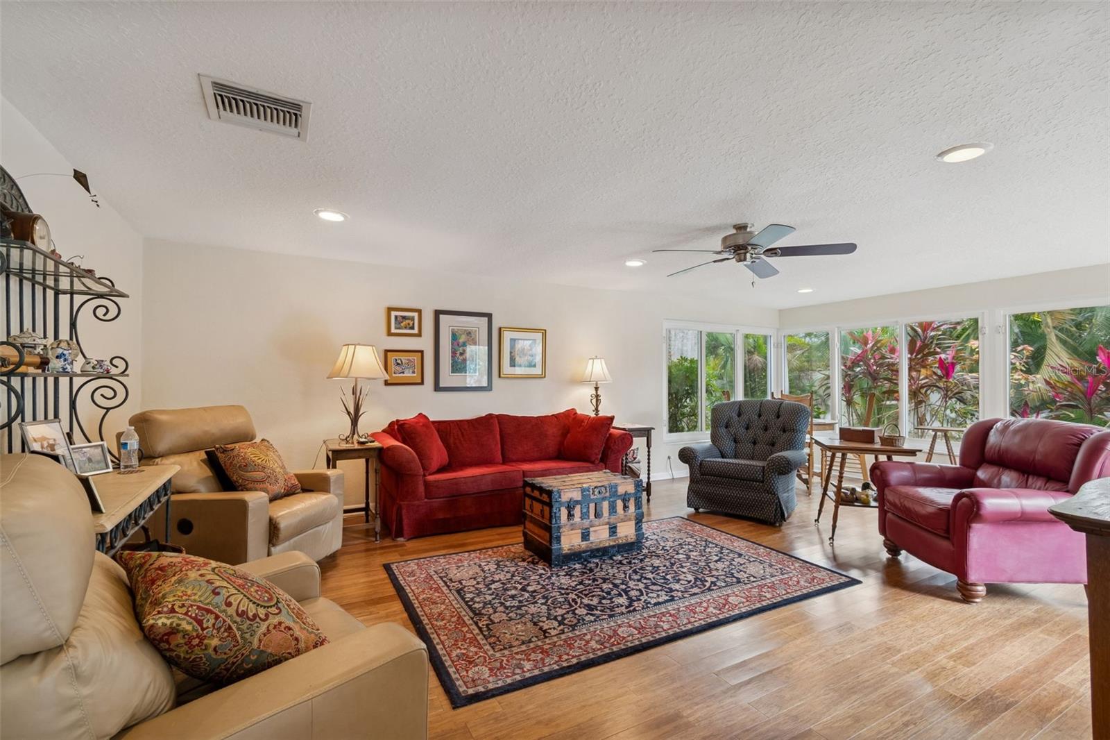 Image 55 of 81 For 2268 Indian Avenue N