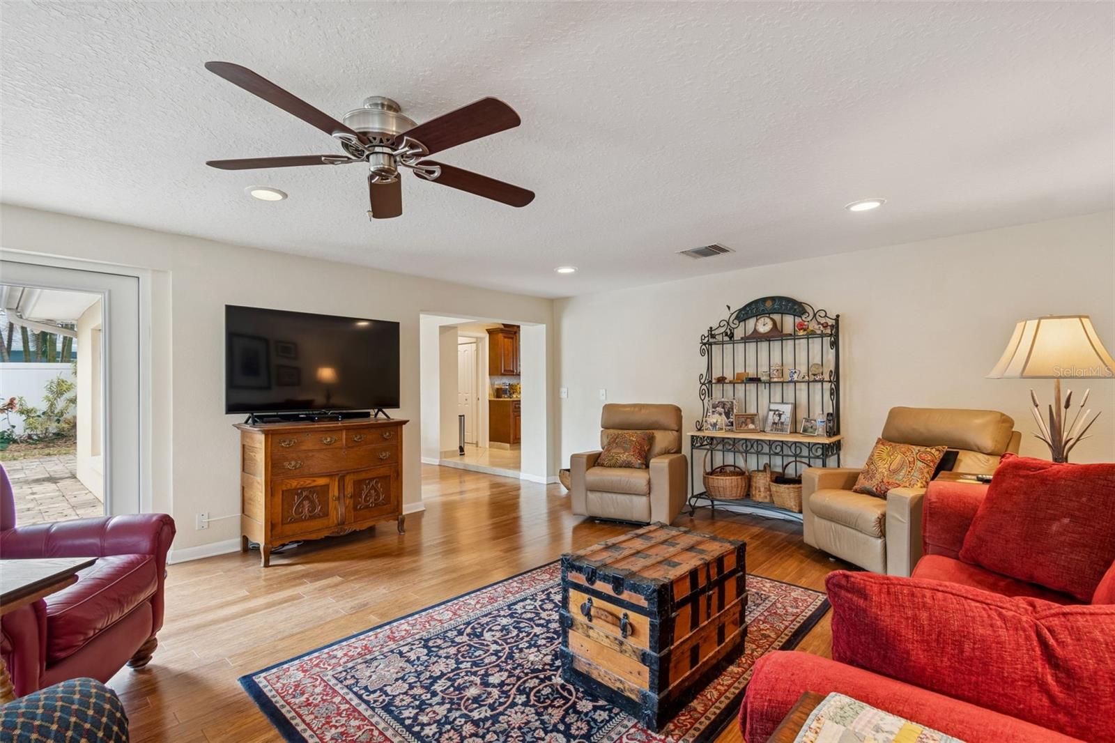 Image 58 of 81 For 2268 Indian Avenue N