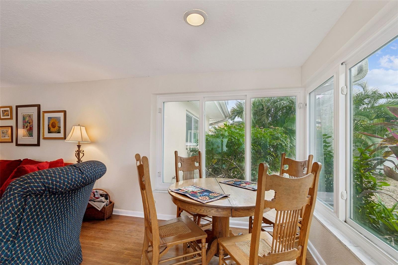 Image 61 of 81 For 2268 Indian Avenue N