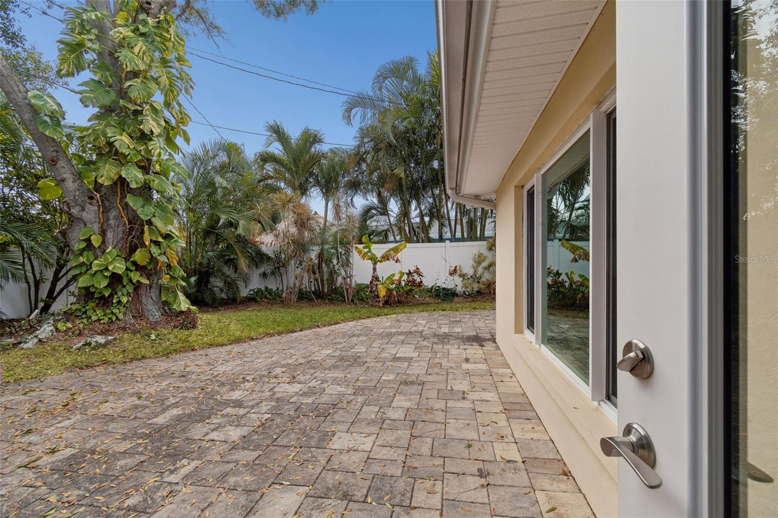 Image 64 of 81 For 2268 Indian Avenue N