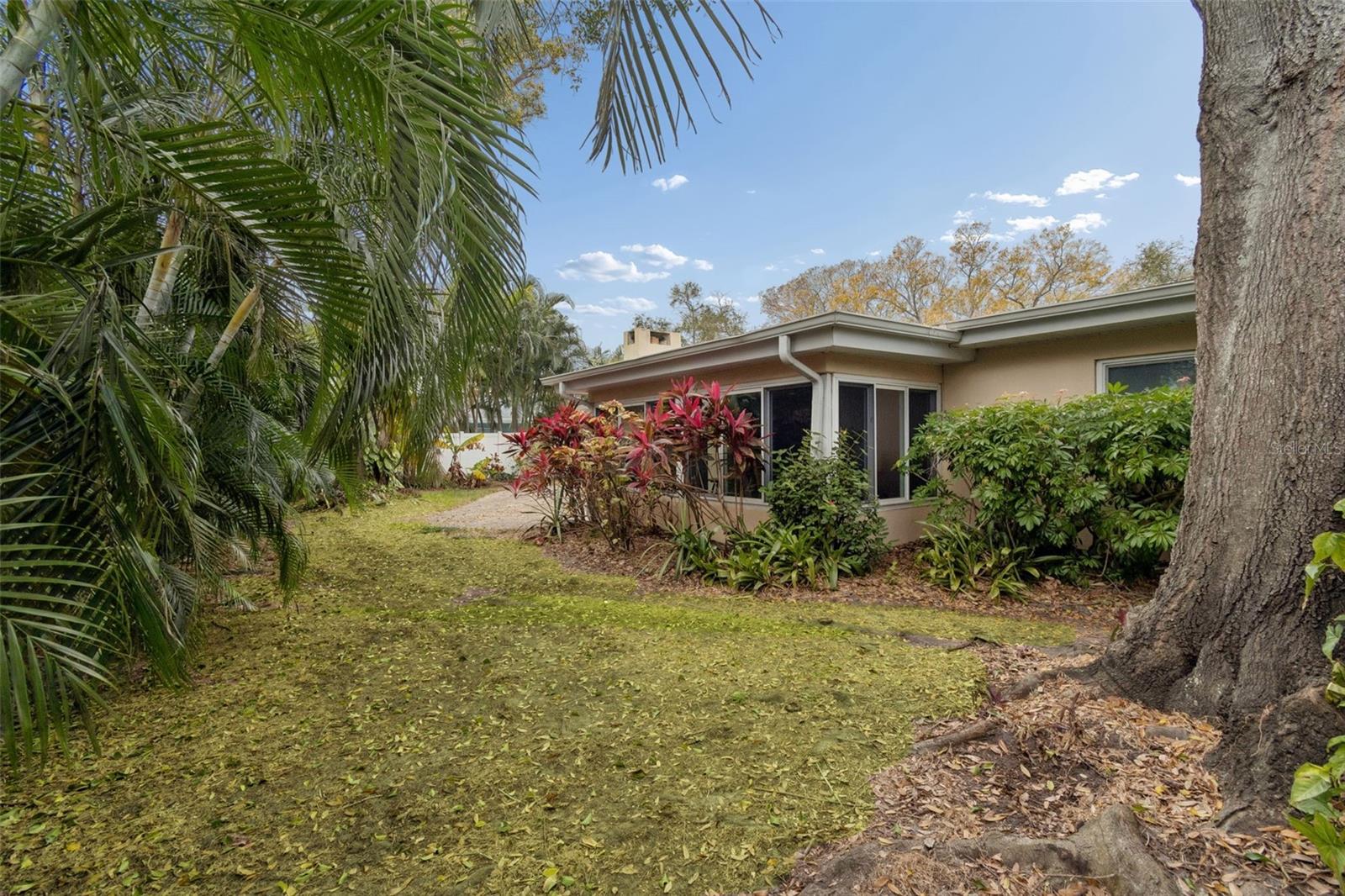 Image 68 of 81 For 2268 Indian Avenue N