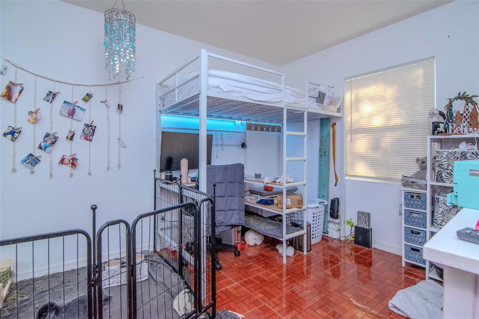 Image 18 of 23 For 1731 Gladys Street