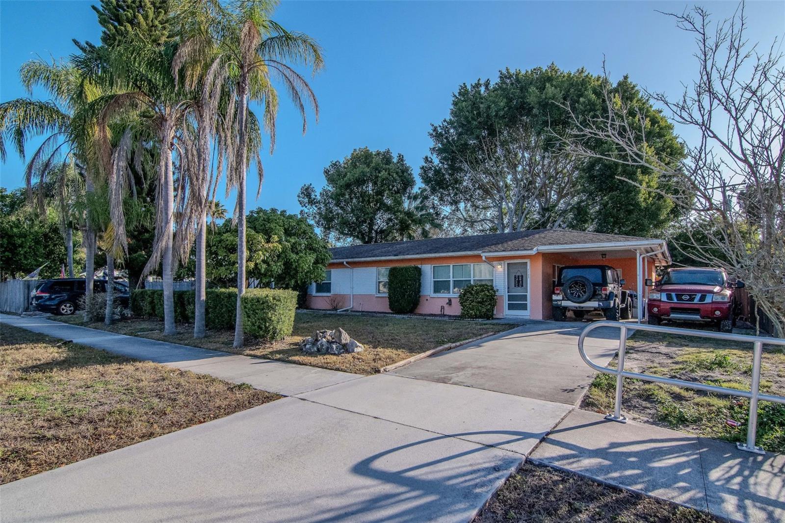 Image 3 of 23 For 1731 Gladys Street