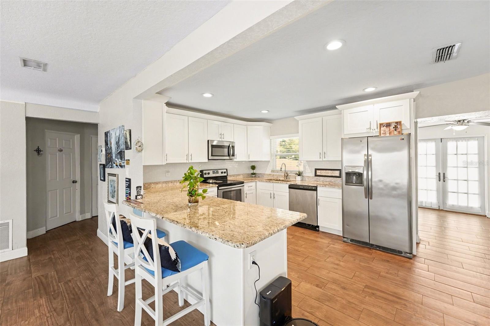 Image 10 of 30 For 10555 109th Street