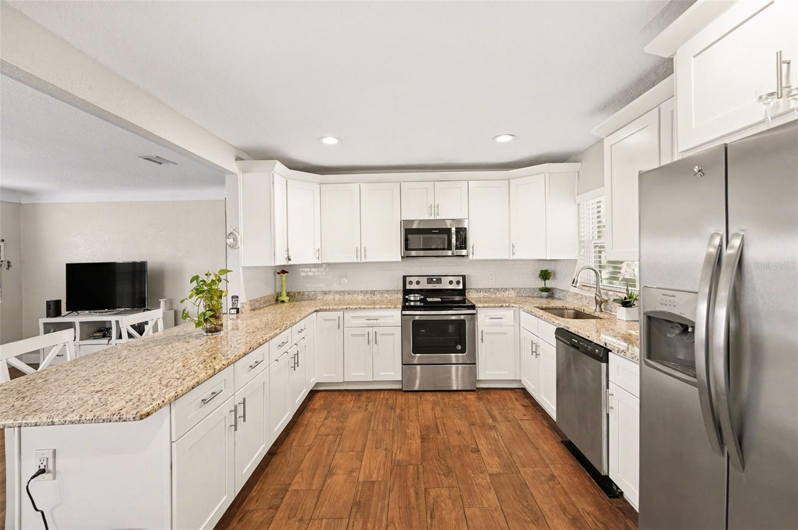 Image 12 of 30 For 10555 109th Street