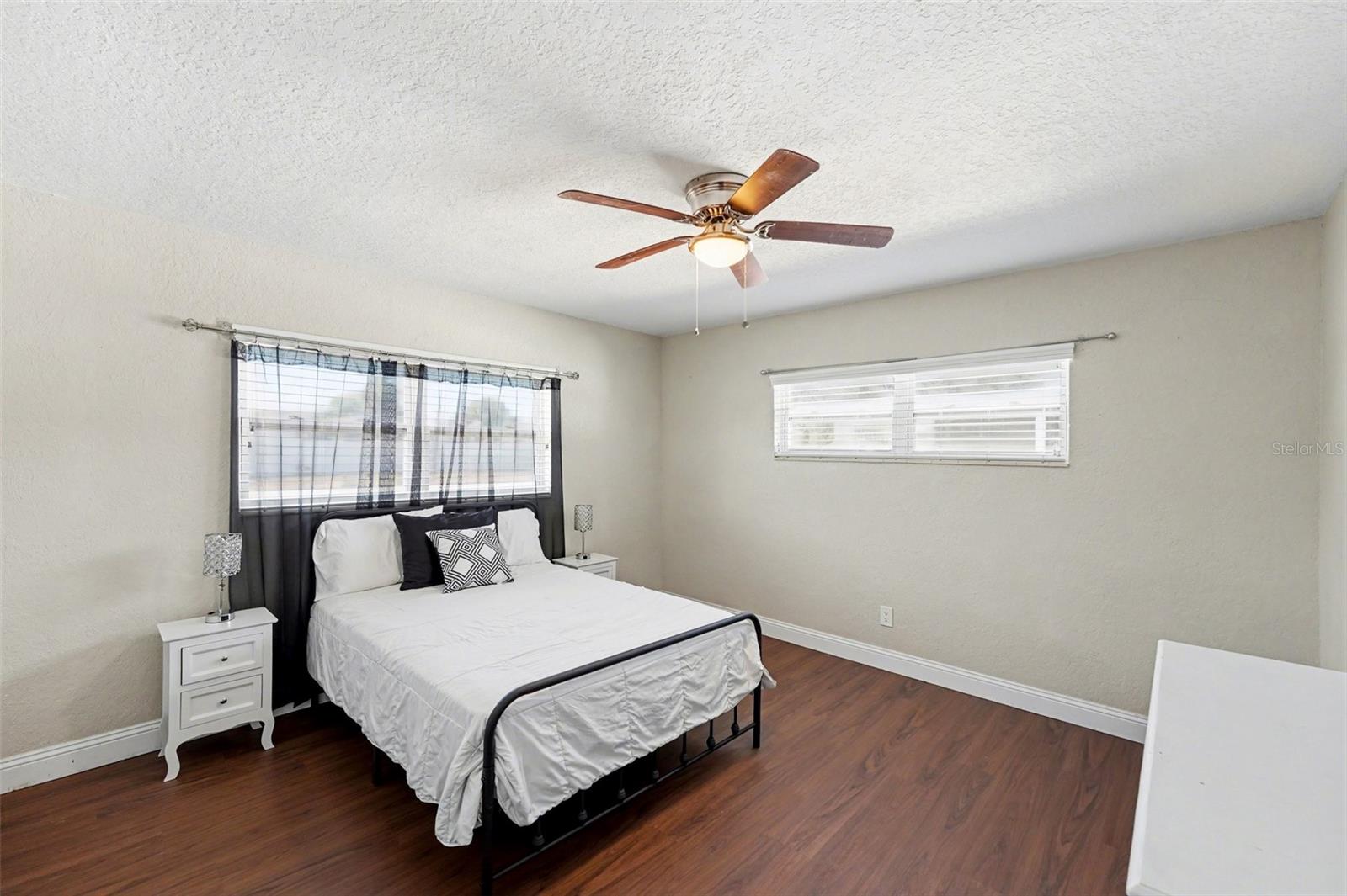 Image 19 of 30 For 10555 109th Street