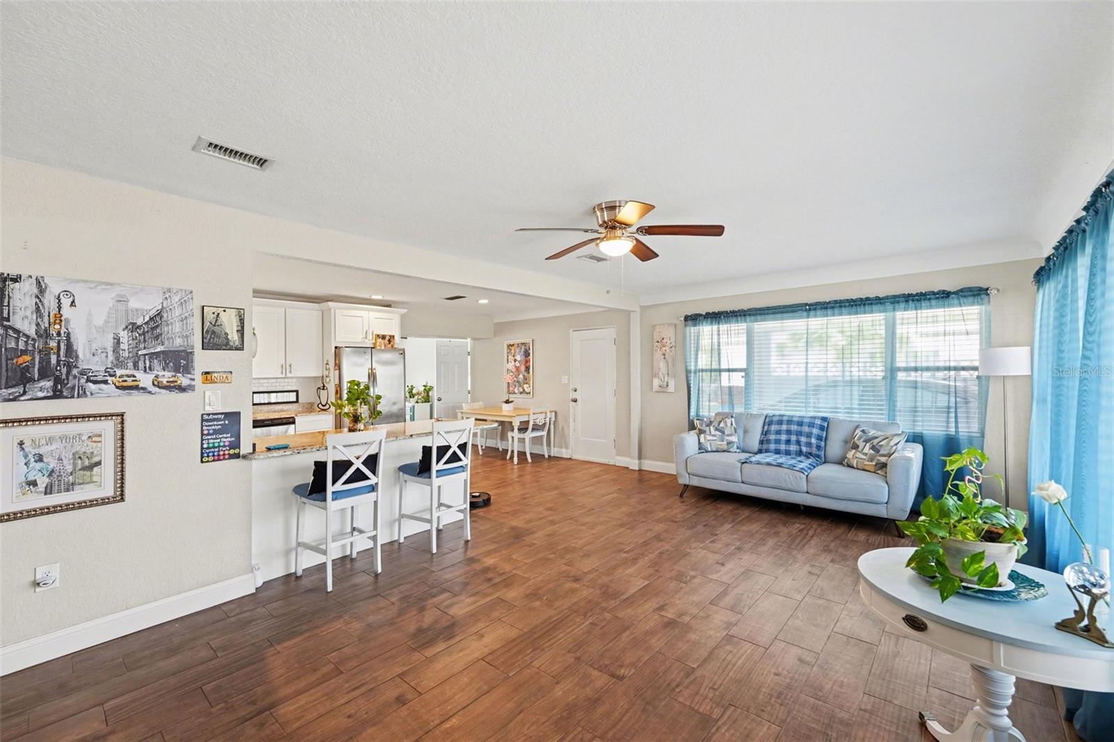 Image 6 of 30 For 10555 109th Street