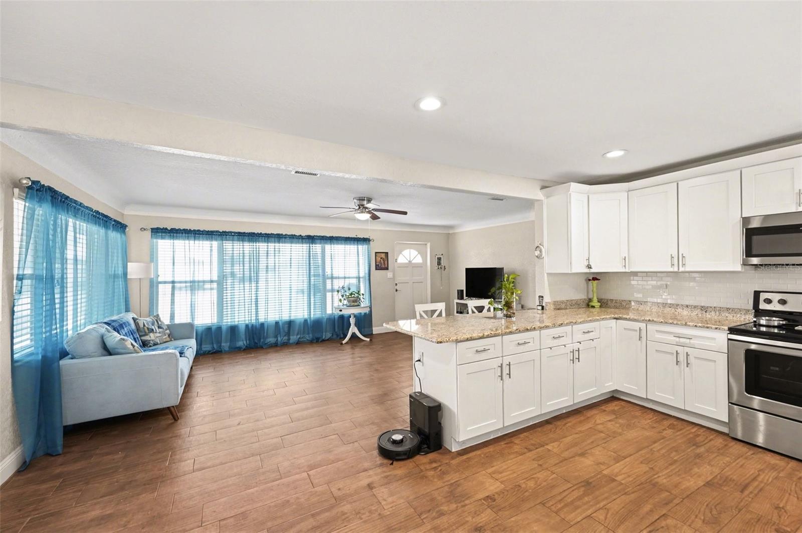 Image 8 of 30 For 10555 109th Street