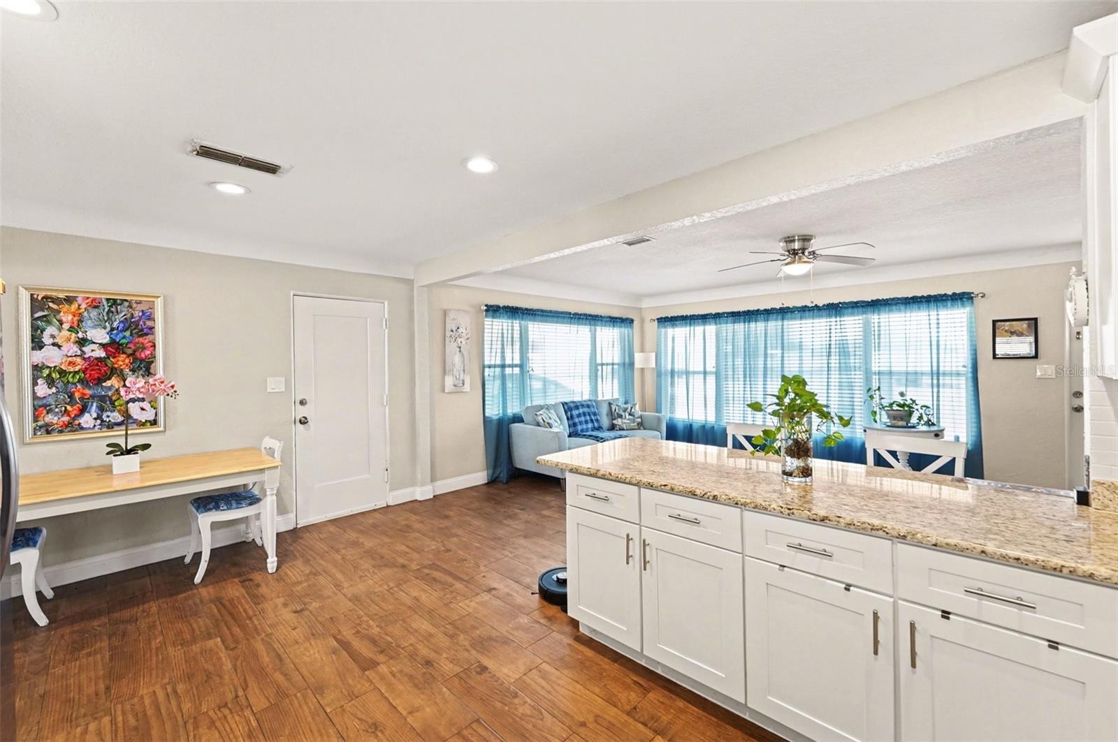 Image 9 of 30 For 10555 109th Street