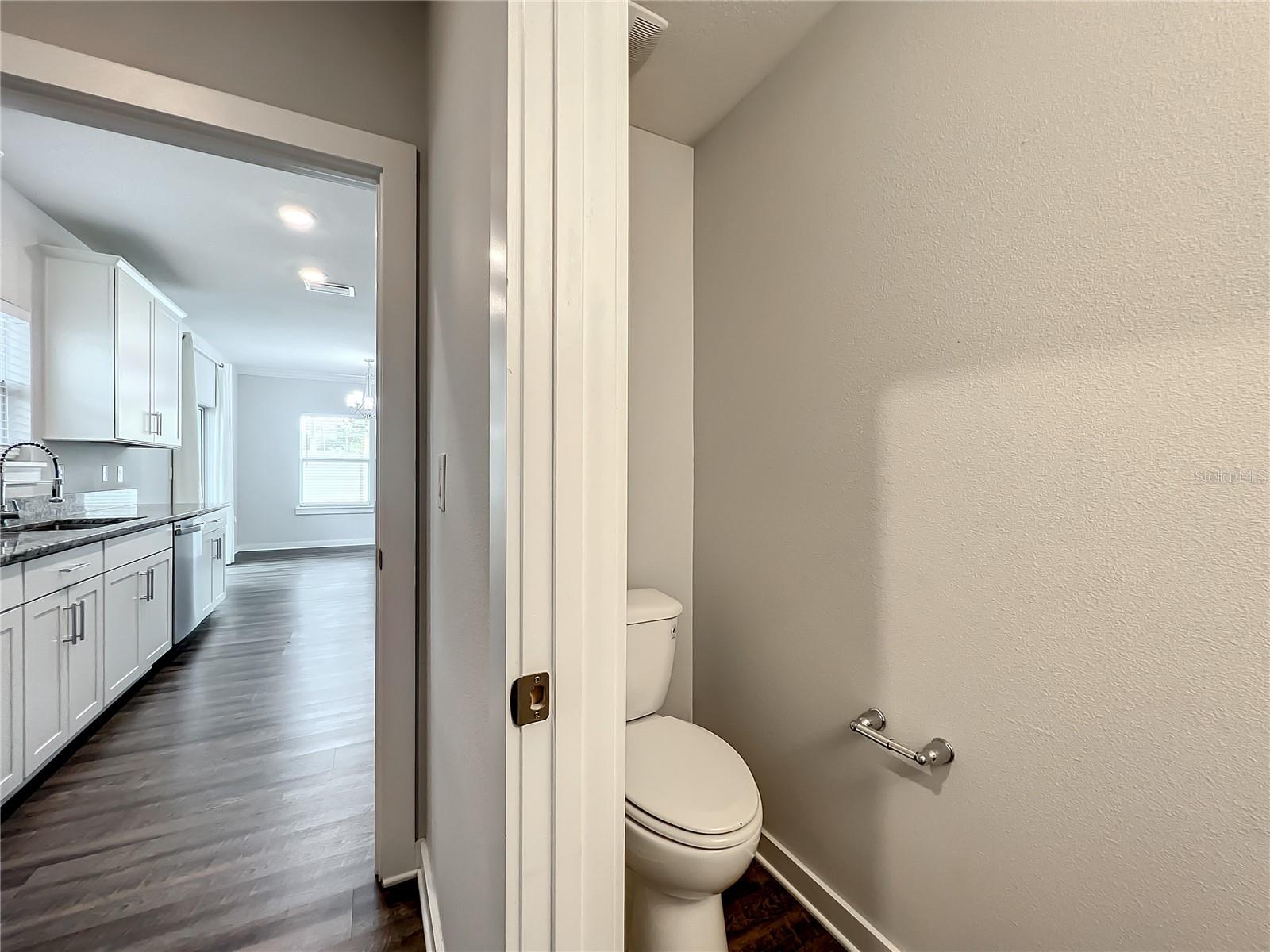 Image 38 of 57 For 3715 Wisconsin Avenue 2