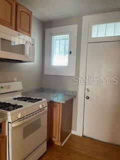 Image 2 of 14 For 912 Saint Clair Street