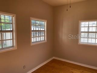 Image 6 of 14 For 912 Saint Clair Street