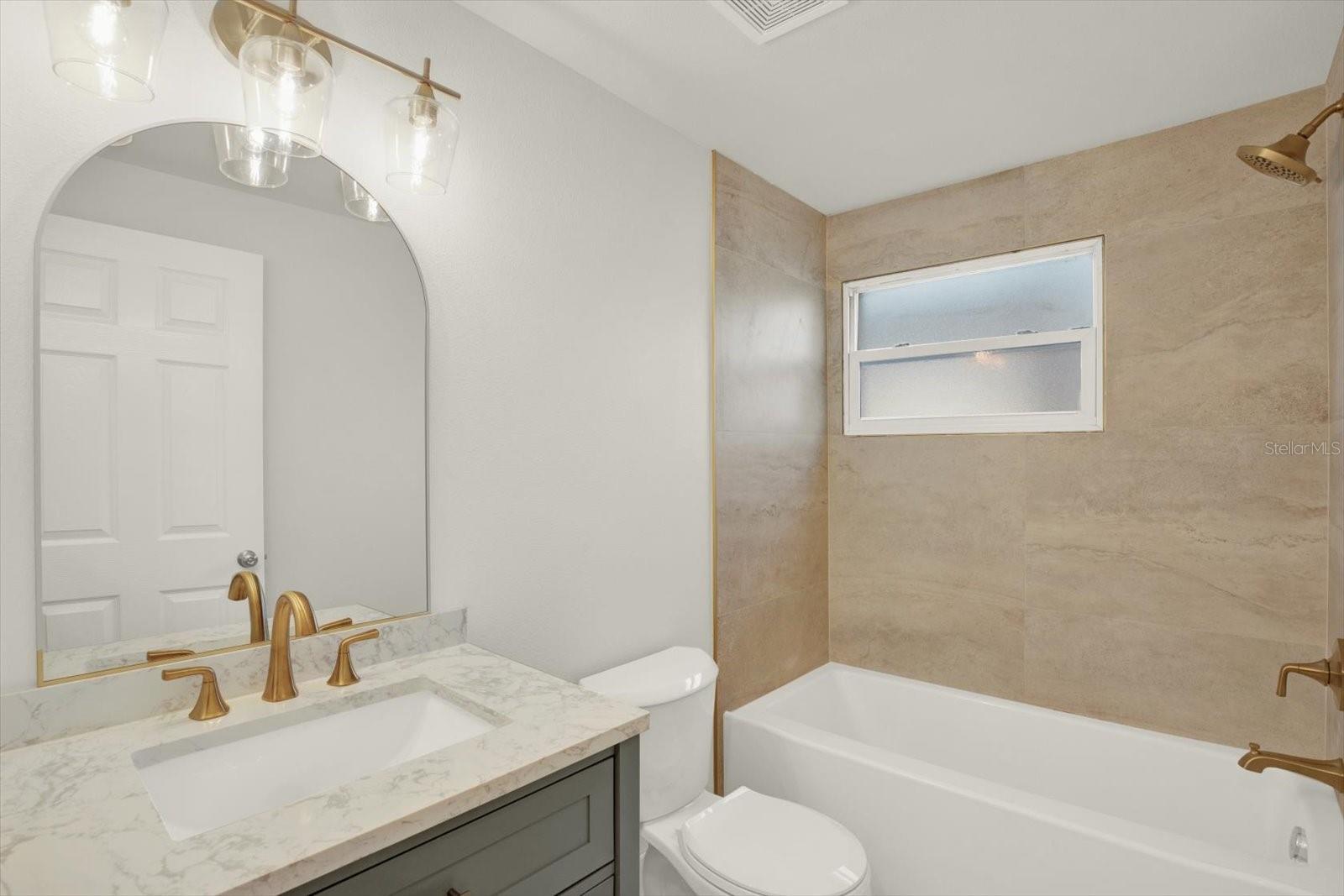 Image 11 of 23 For 10395 110th Avenue