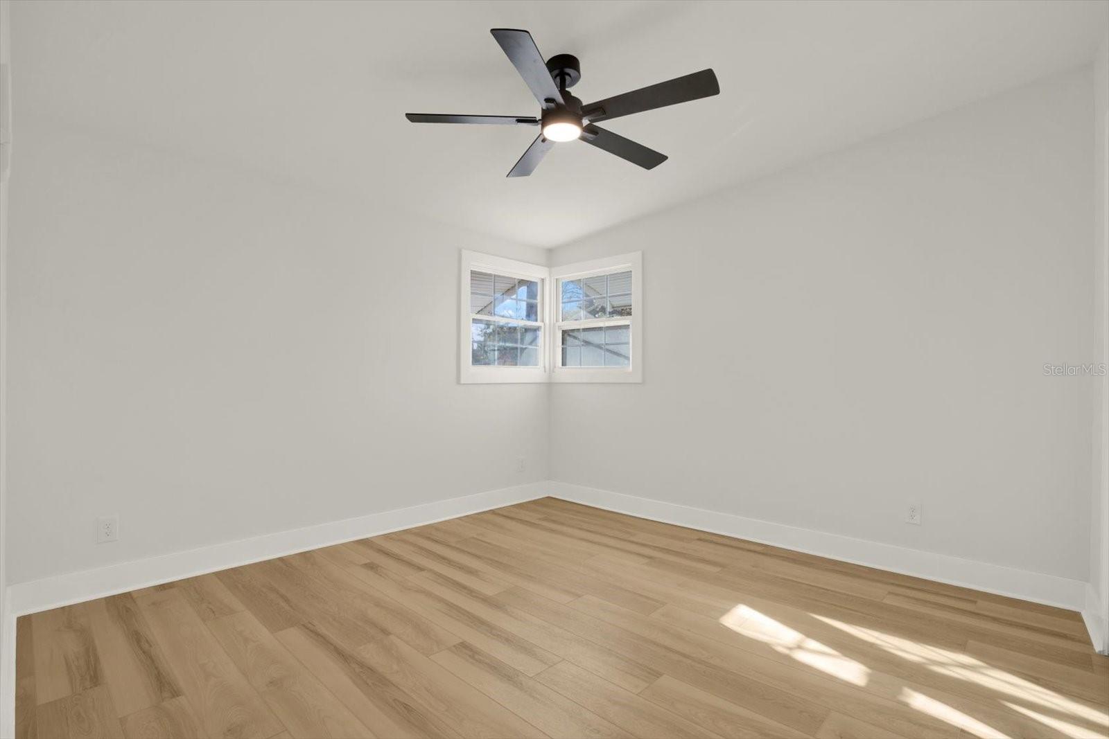 Image 12 of 23 For 10395 110th Avenue