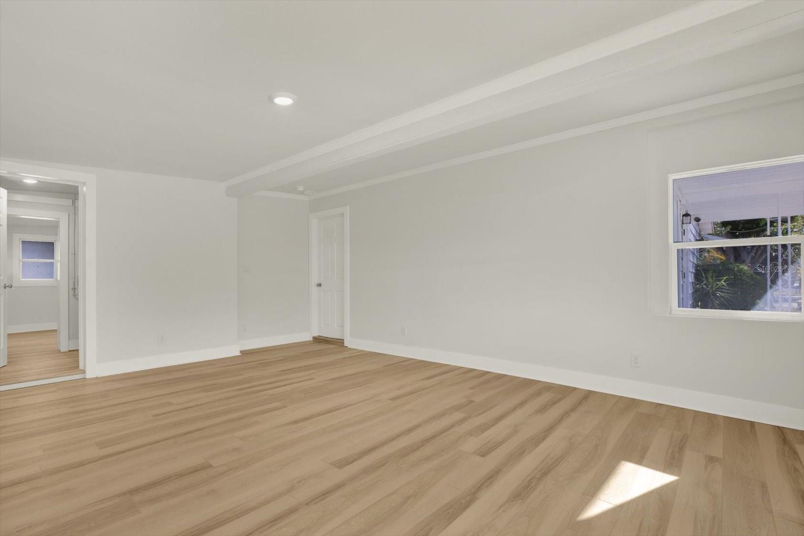 Image 16 of 23 For 10395 110th Avenue