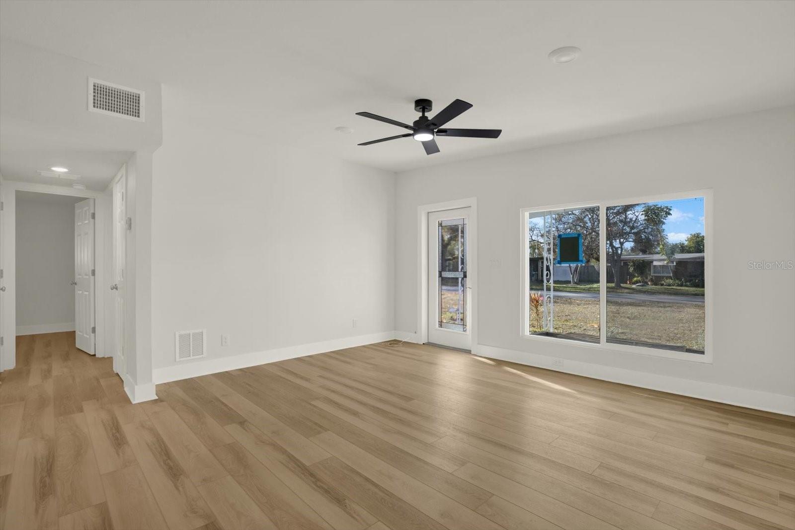 Image 7 of 23 For 10395 110th Avenue