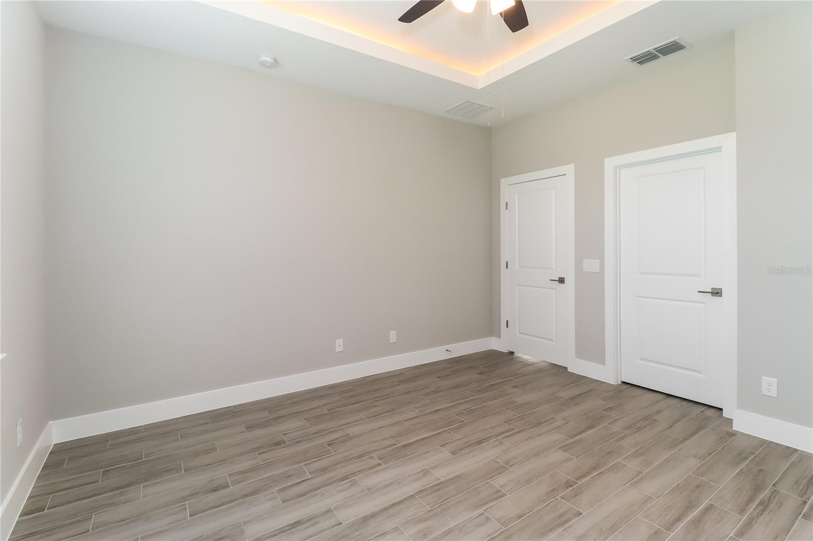 Image 13 of 15 For 137 Zinnia Lane W