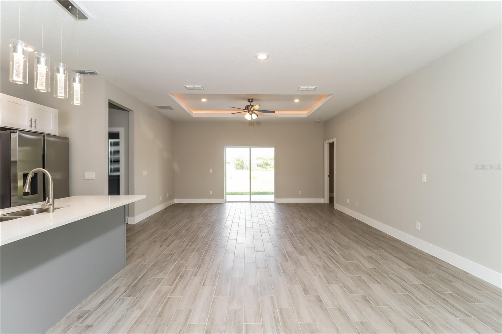 Image 3 of 15 For 137 Zinnia Lane W