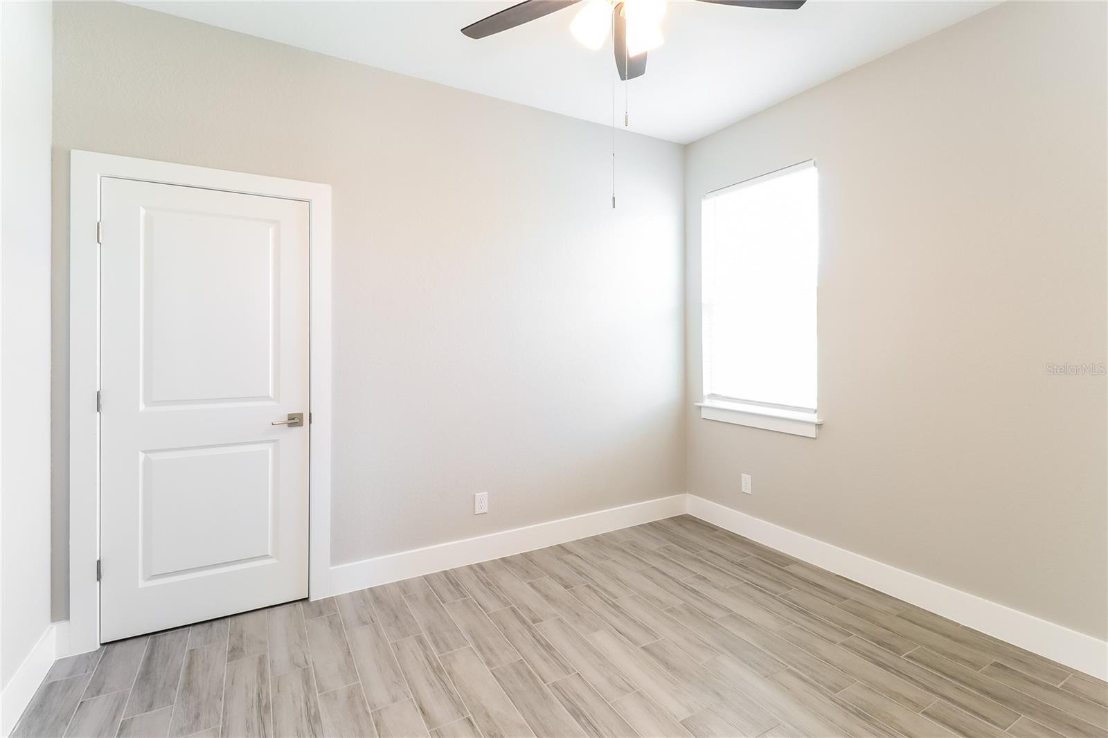 Image 9 of 15 For 137 Zinnia Lane W