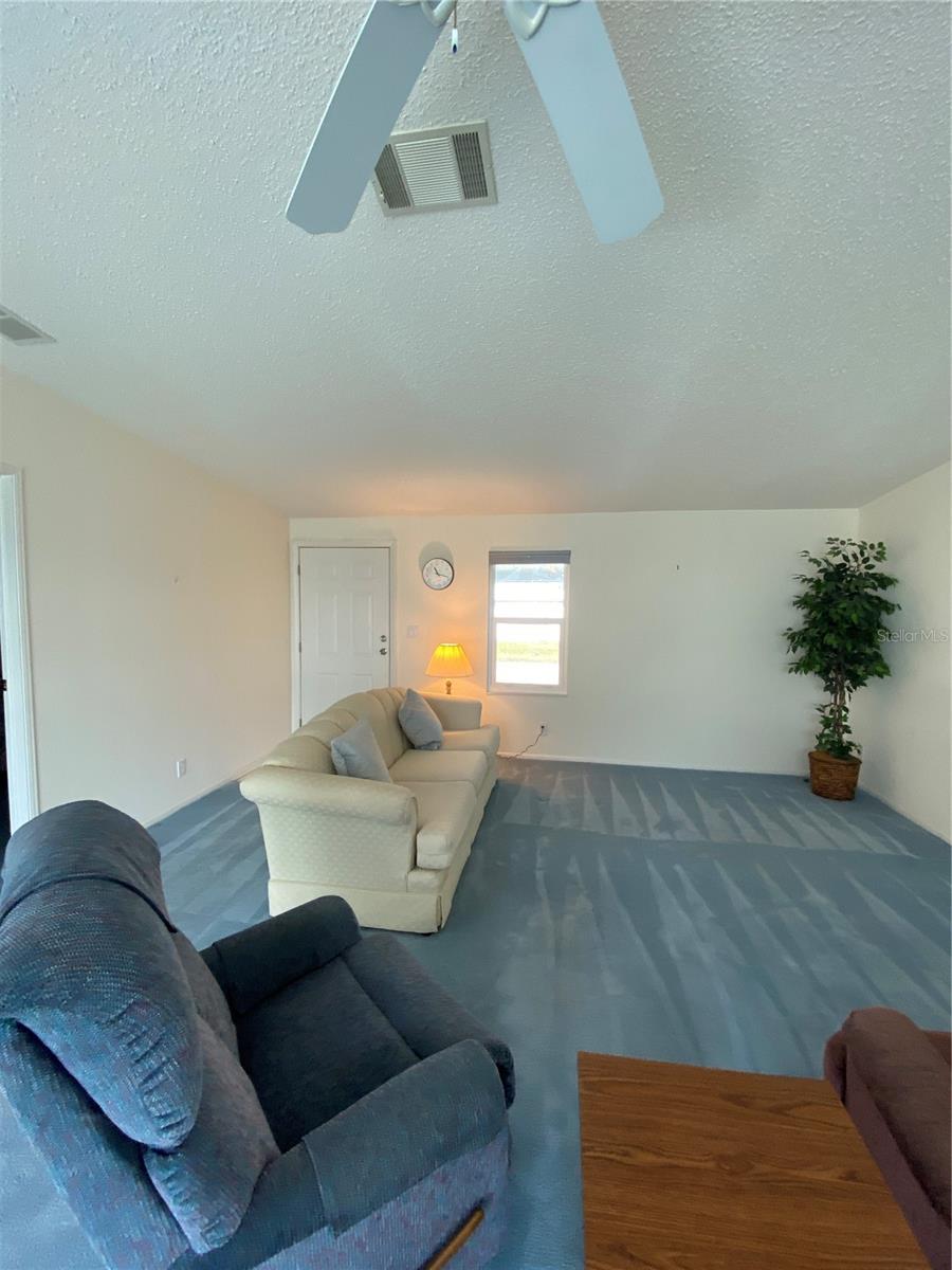 Image 12 of 41 For 36722 Strand Dr