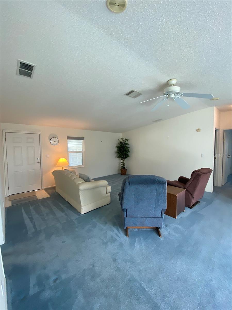 Image 13 of 41 For 36722 Strand Dr