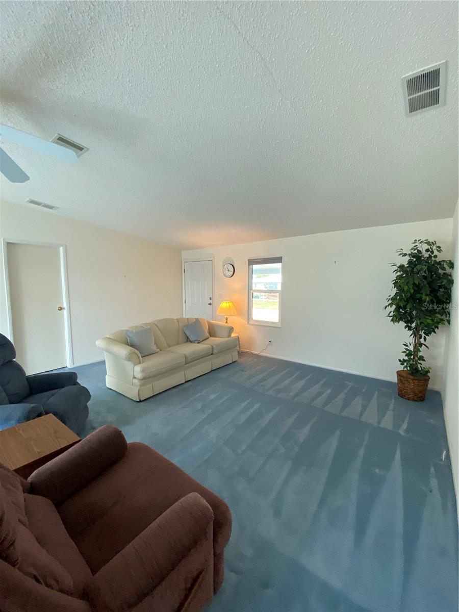 Image 15 of 41 For 36722 Strand Dr